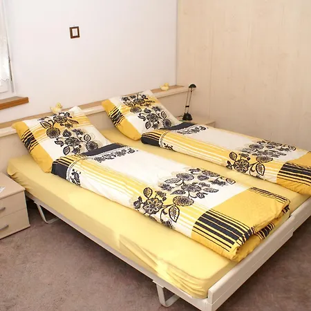 Appartementhaus La Promenade ロイカーバード