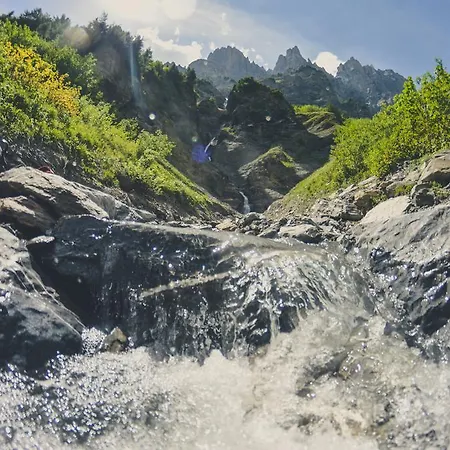 Appartementhaus La Promenade ロイカーバード